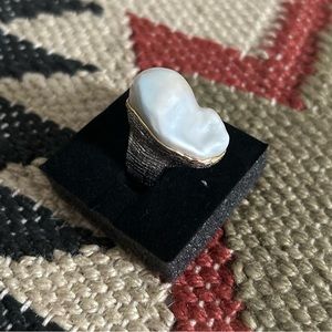 Ring Pearl w/ gem stone